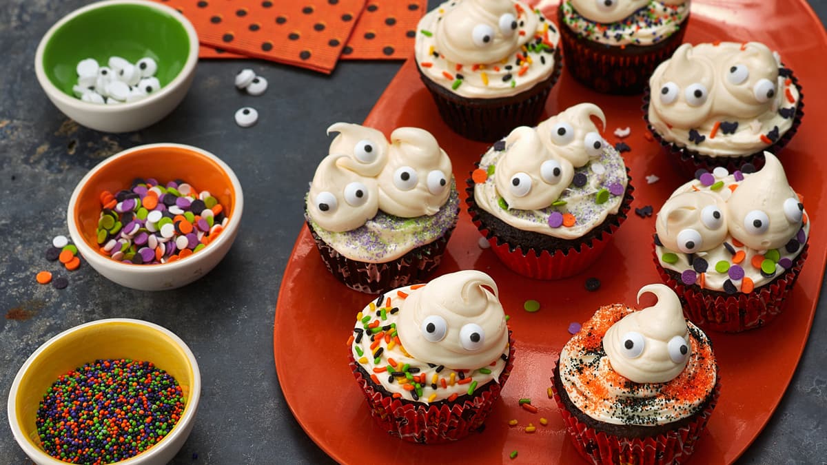 Spooky Halloween Ghost Cupcakes
