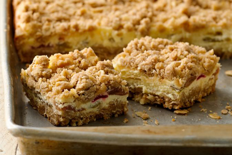 Rhubarb Cheesecake Bars