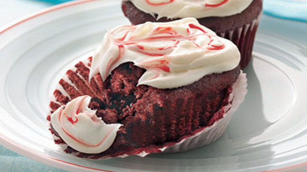 red_velvet_cupcakes_630x360