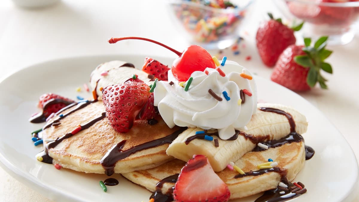 Banana Split Pancakes_16x9