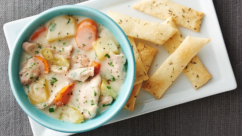 Slow-Cooker Chicken Pot Pie with Pie Crust Crackers_RDP