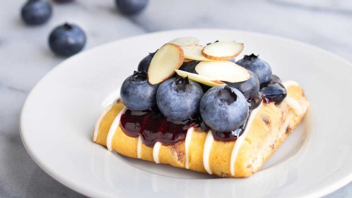 Gâteau danois à la cannelle et aux bleuets 