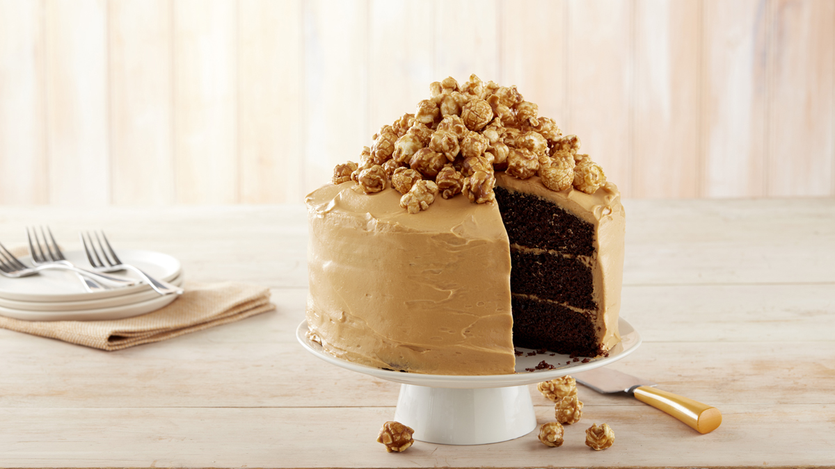 Gâteau au chocolat et au maïs soufflé caramélisé