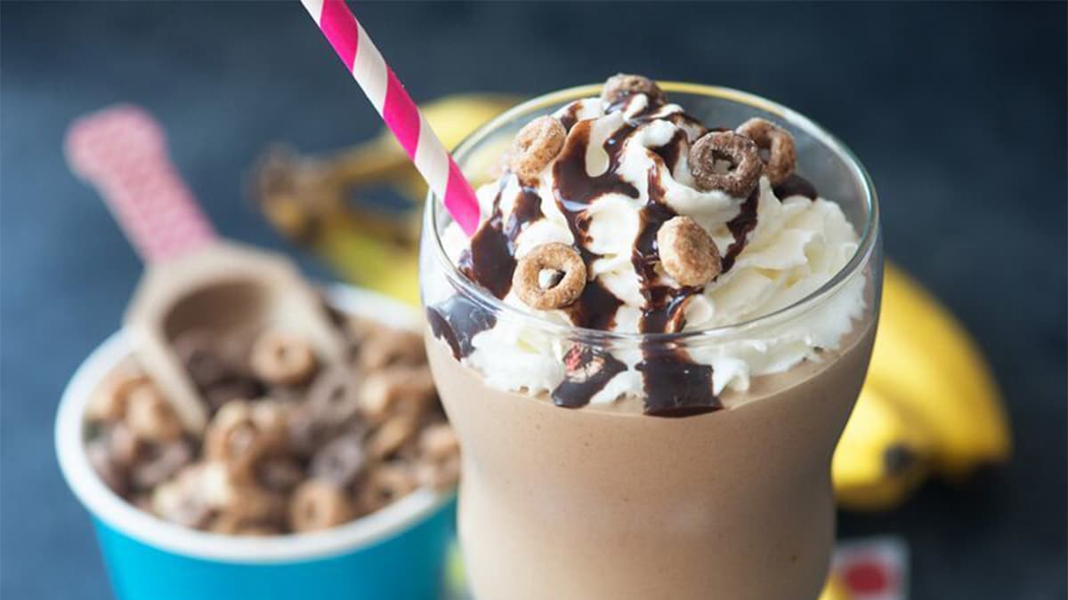 Chocolate Peanut Butter Cheerios™ Breakfast Milkshake