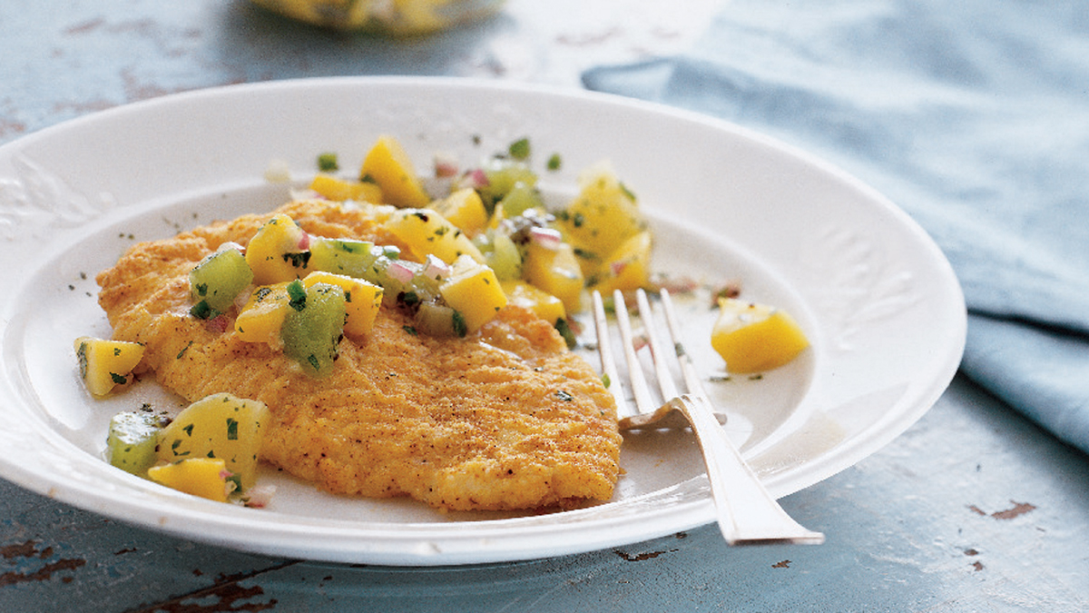 Poisson croustillant cuit au four avec salsa