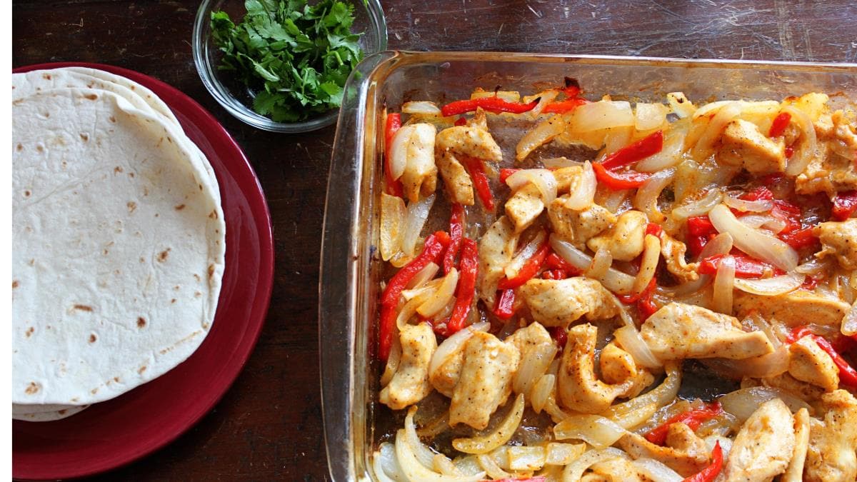 Fajitas de poulet cuites facilement au four