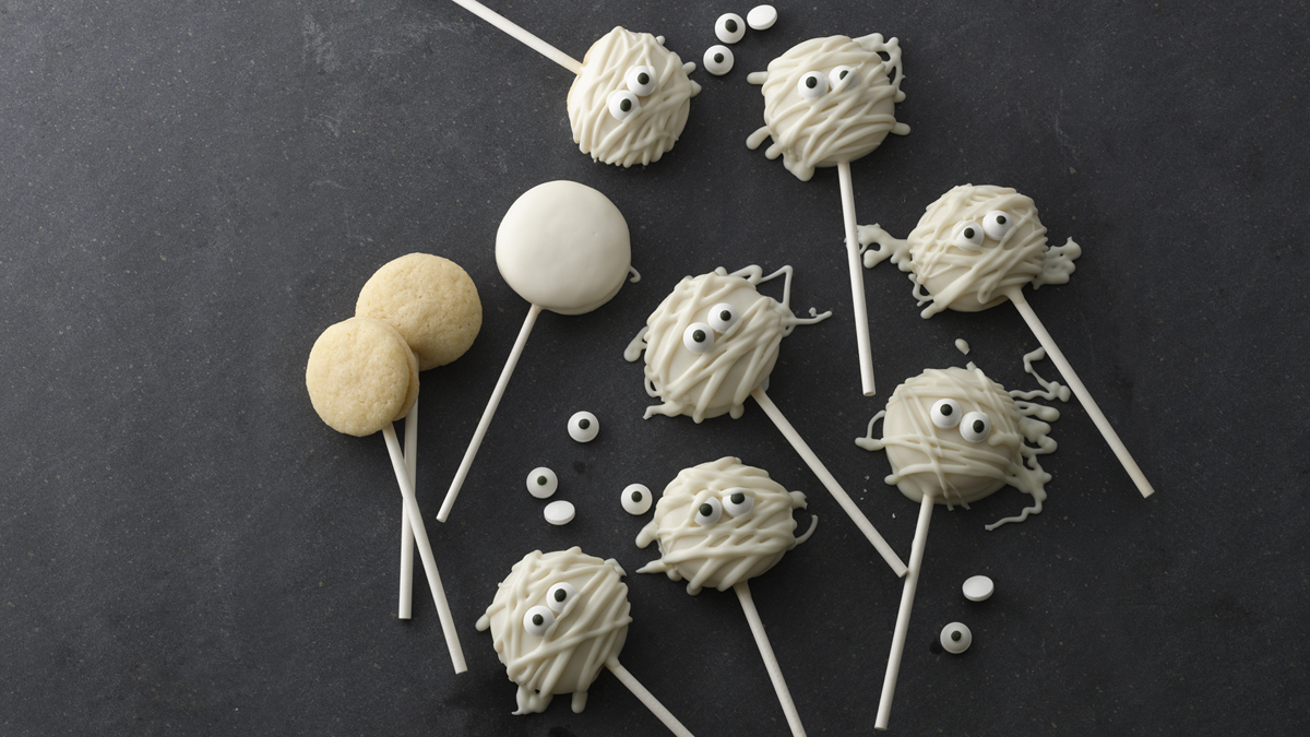 Mini Mummy Cookie Pops