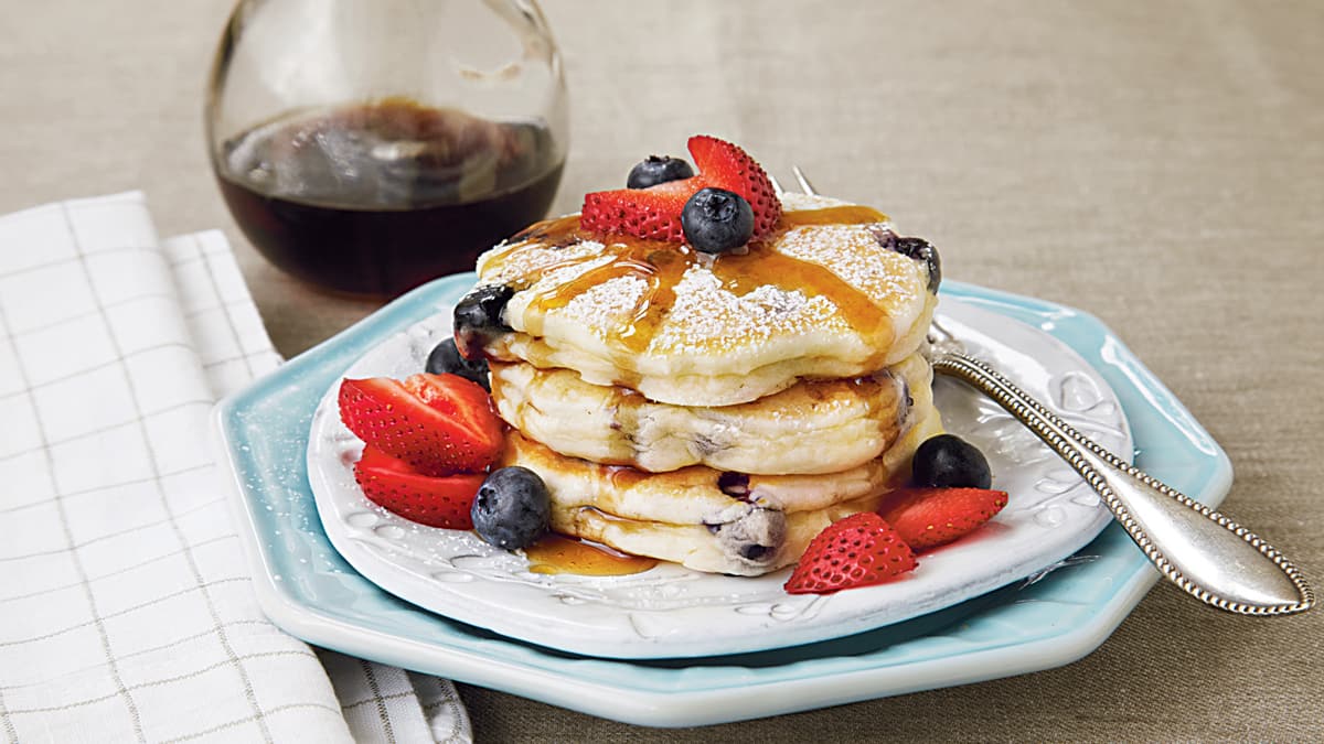 Oatmeal Pancakes with Mixed Berry Topping