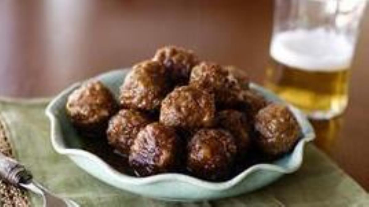 Slow Cooker Bavarian Cocktail Meatballs