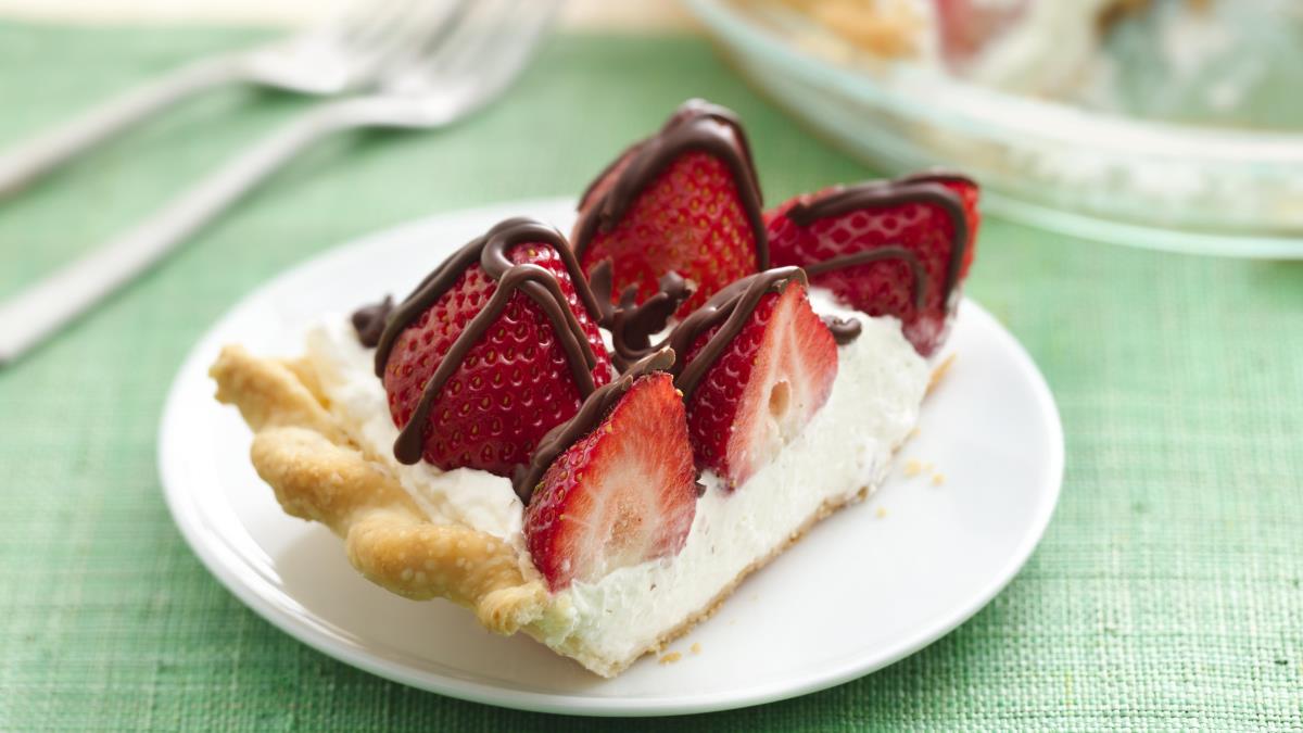 Strawberries and Cream Pie 