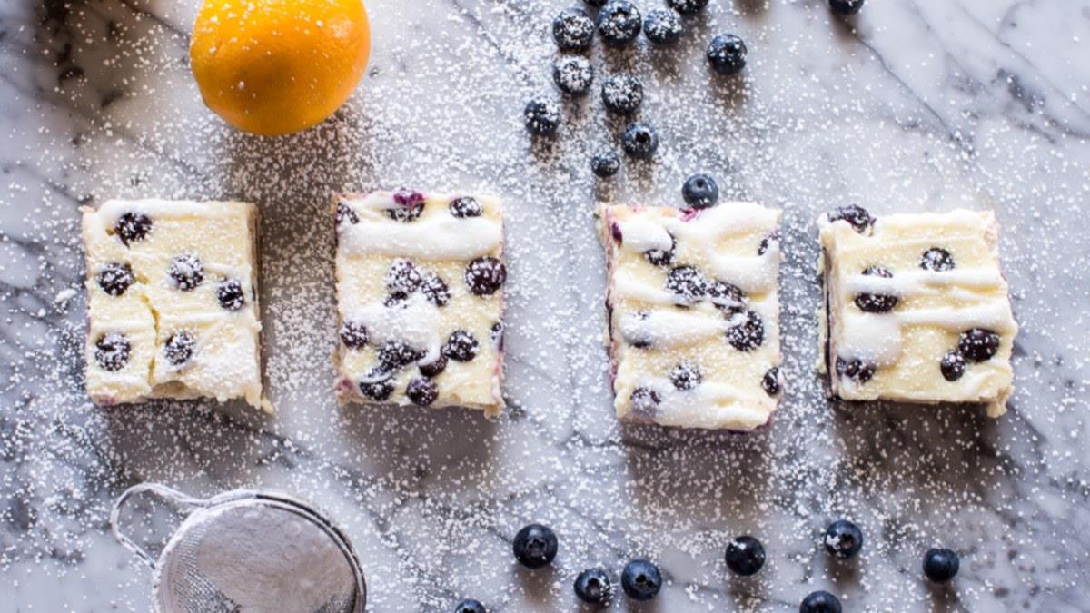 Blueberry-Lemon Cheesecake Toaster Strudel Bars