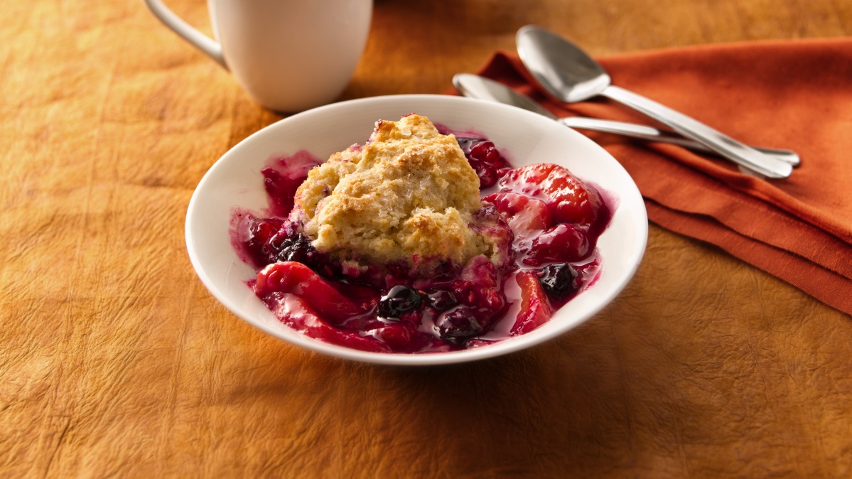 Gluten Free Blueberry Peach Cobbler 