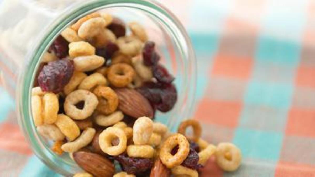 Fruit and Nut Snack Mix