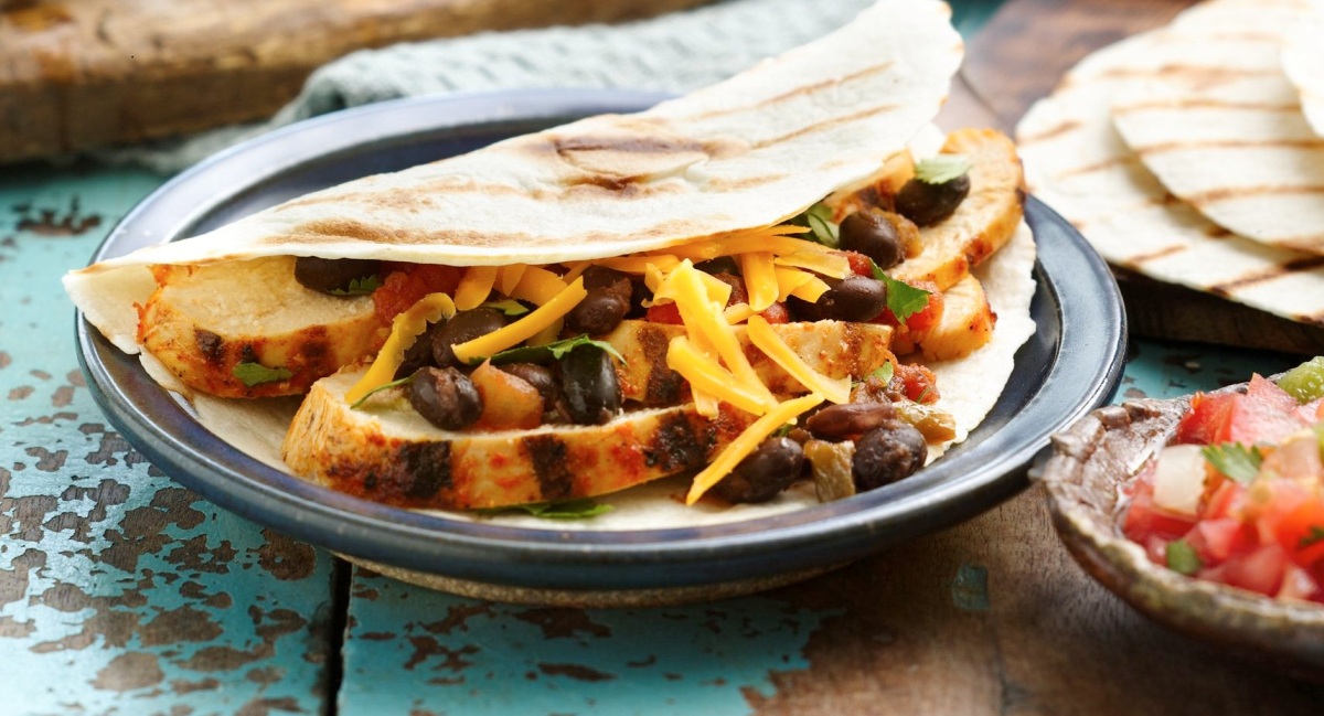 Grilled Chicken And Black Bean Fajitas