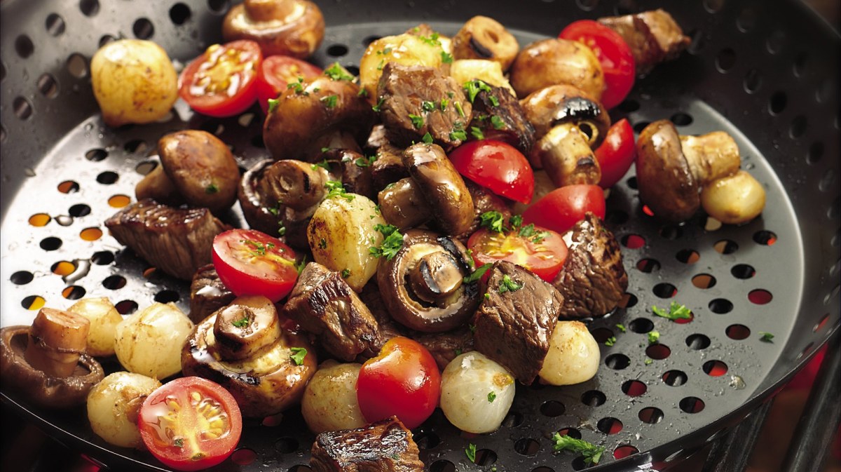 Hors-d'oeuvre de bifteck et de légumes grillés