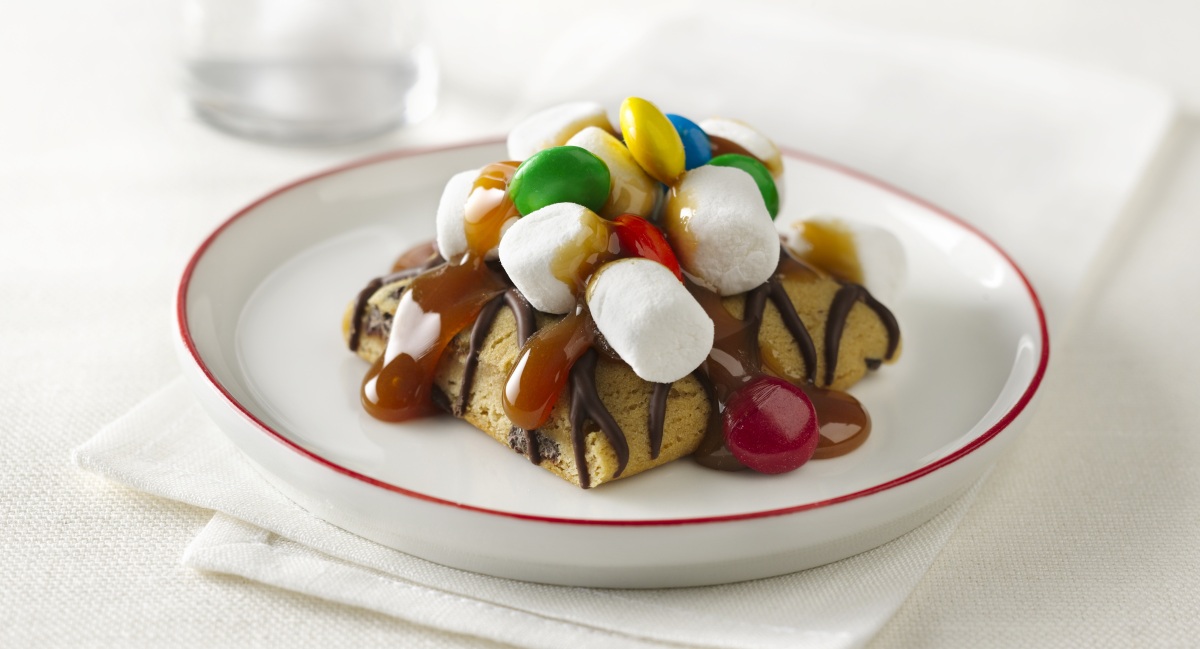 Gooey Candy Cookie Bar