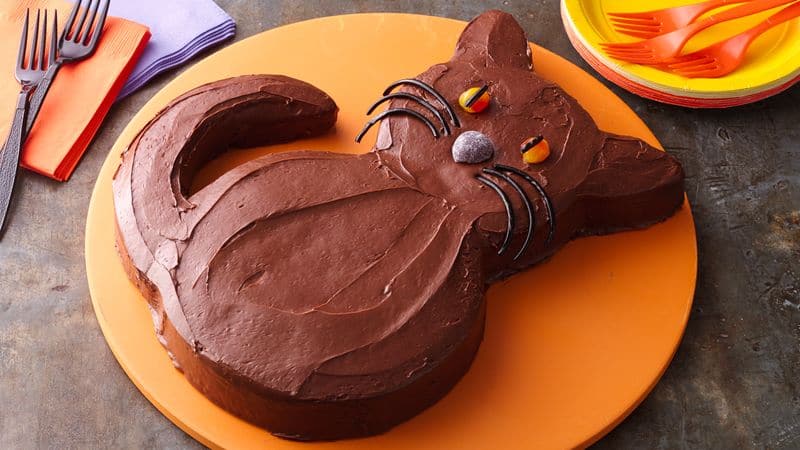 Gâteau d'Halloween en forme de chat noir