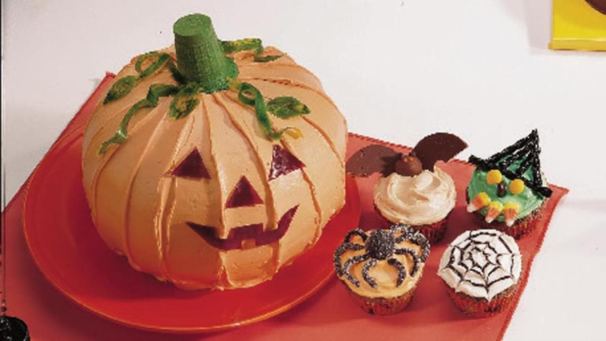 Jack-o-Lantern Cake 