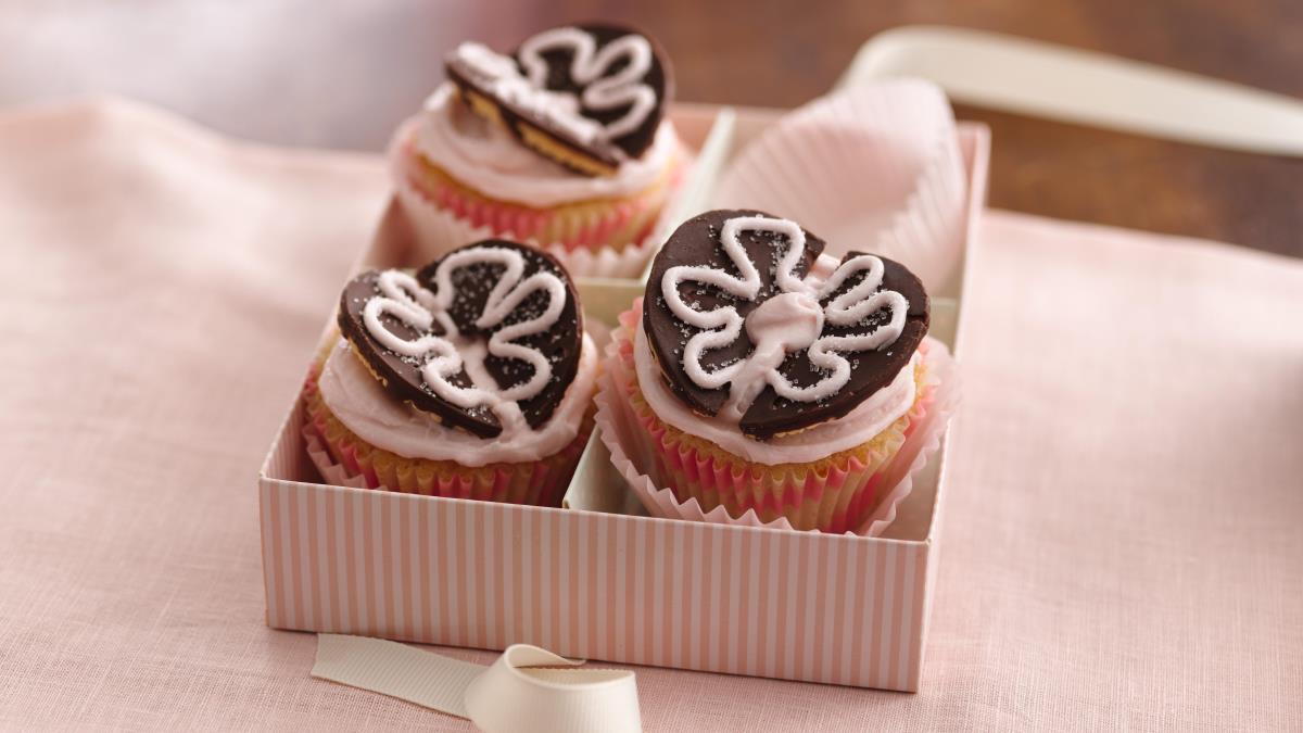 Pink Lemonade Angel’s Wings Cupcakes