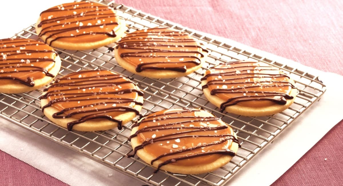 Salted Caramel Shortbread Cookies