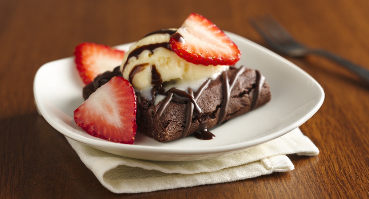 Sundae avec brownie Fondant chocolaté et fraises