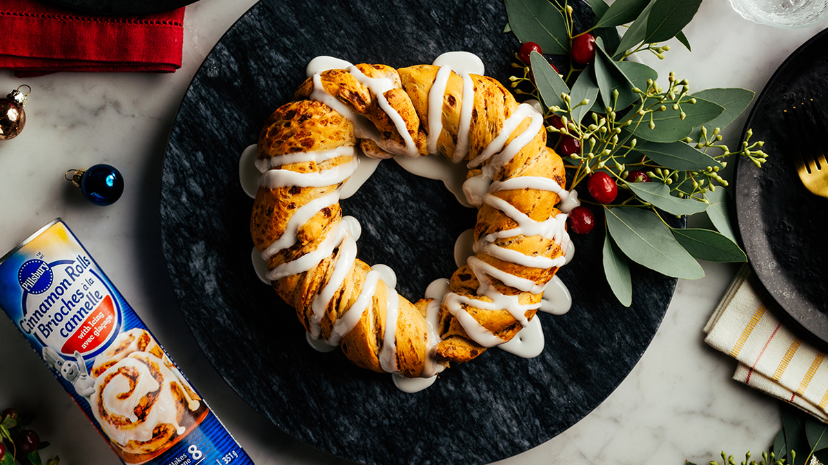 Cinnamon Bun Wreath