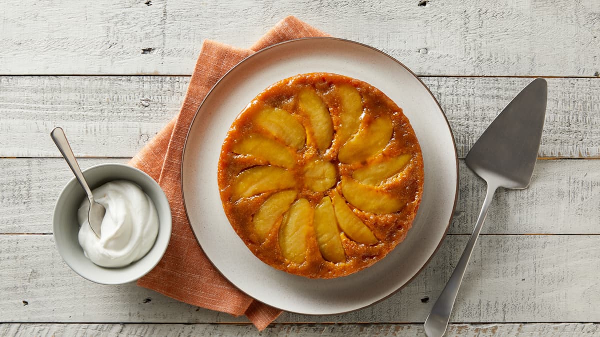 Gâteau renversé à la citrouille et aux pommes