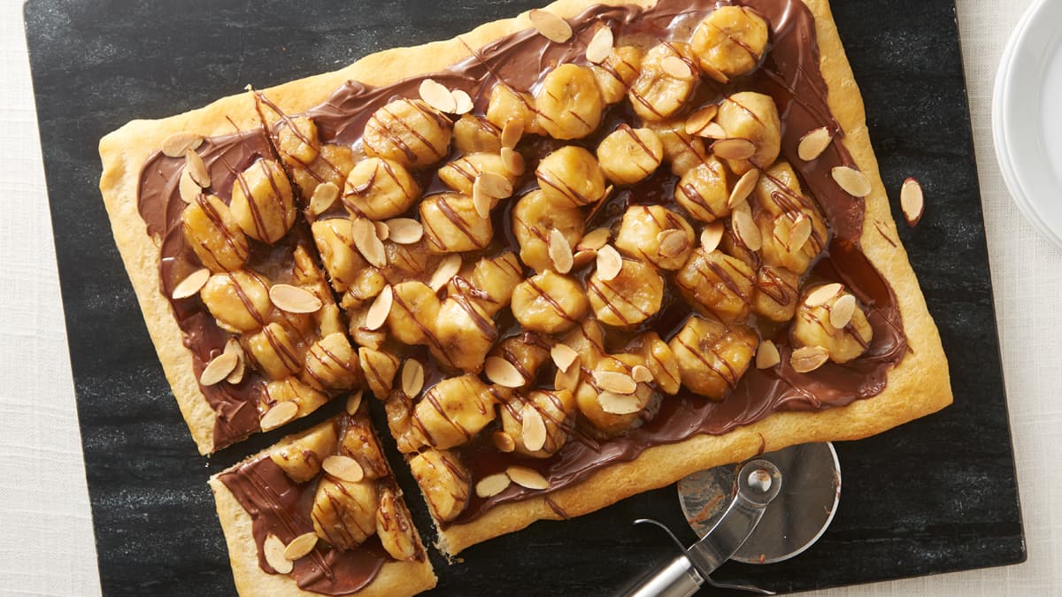 Caramelized Banana Nutella™ Pizza