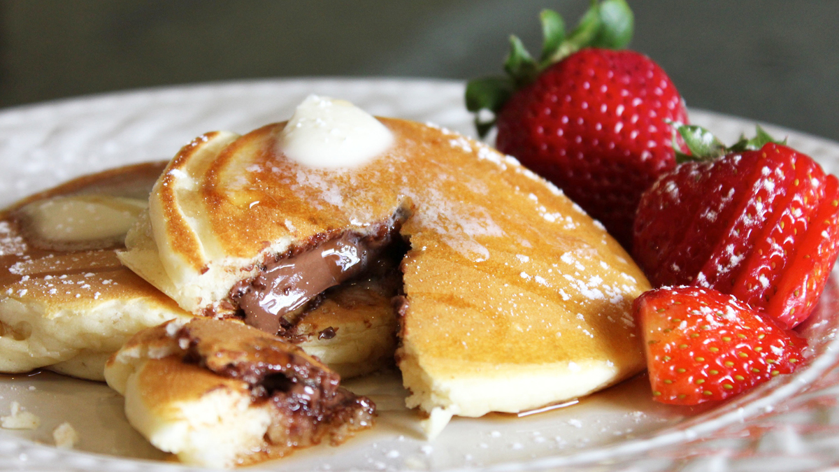 Chocolate-Stuffed Pancakes 