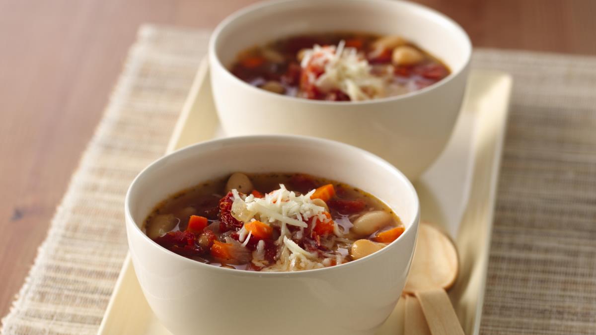 Soupe consistante aux tomates et aux haricots