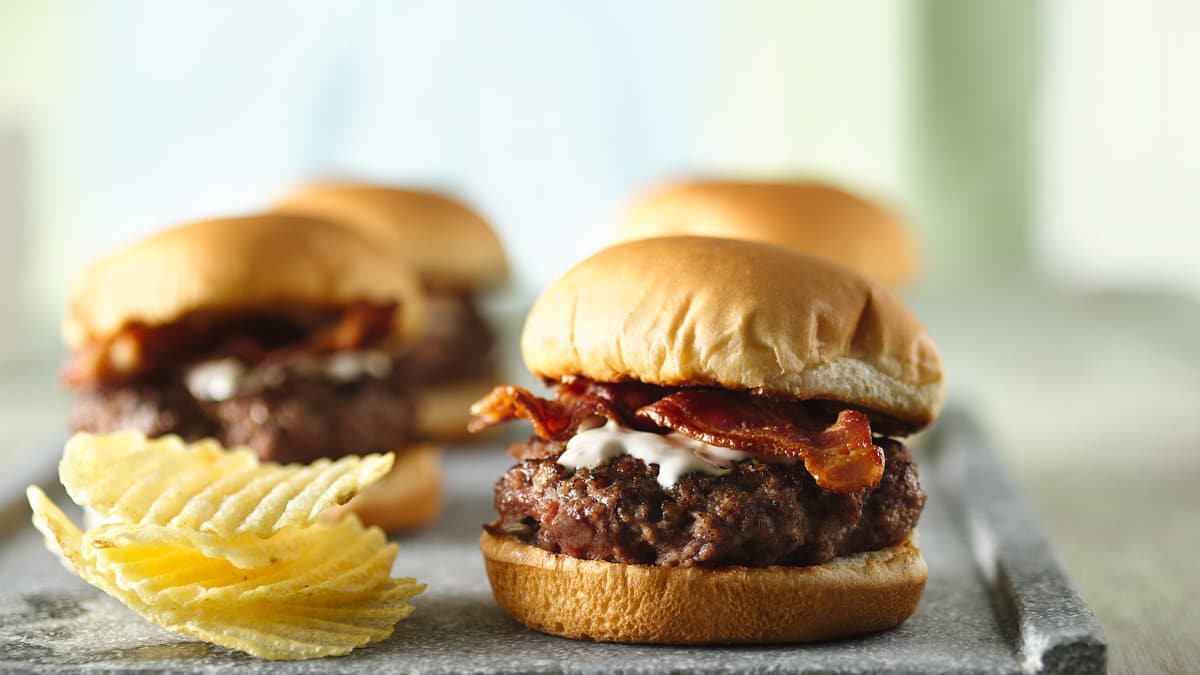 Hamburger au fromage et bacon grillé (portion de groupe) 