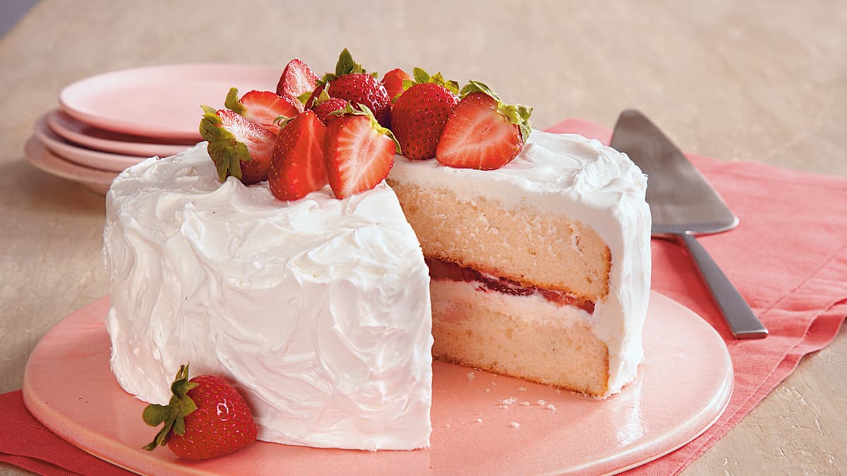 Heavenly Strawberry Cake