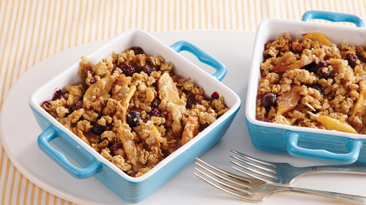 Peach and Blueberry Crisp with Crunchy Topping