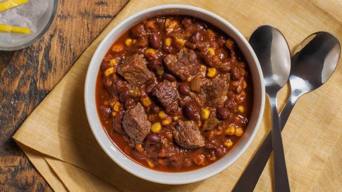 Chili épicé au boeuf et aux haricots à la mode du Sud-Ouest à la mijoteuse