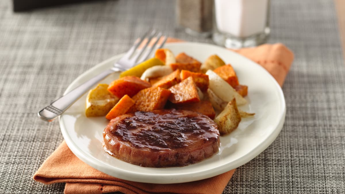 Côtelettes de porc fumé aux pommes et aux patates douces